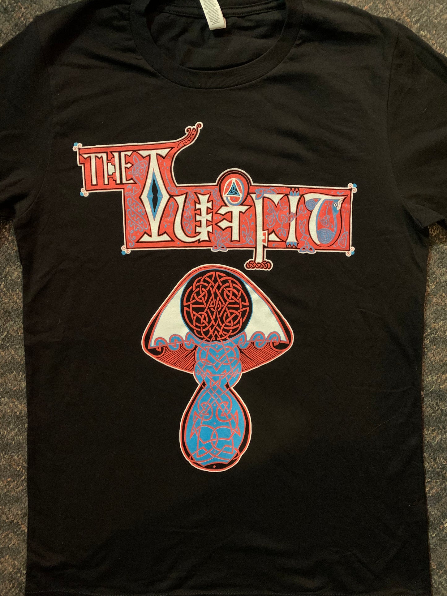 Outfit T-shirt - Black Celtic Mushroom