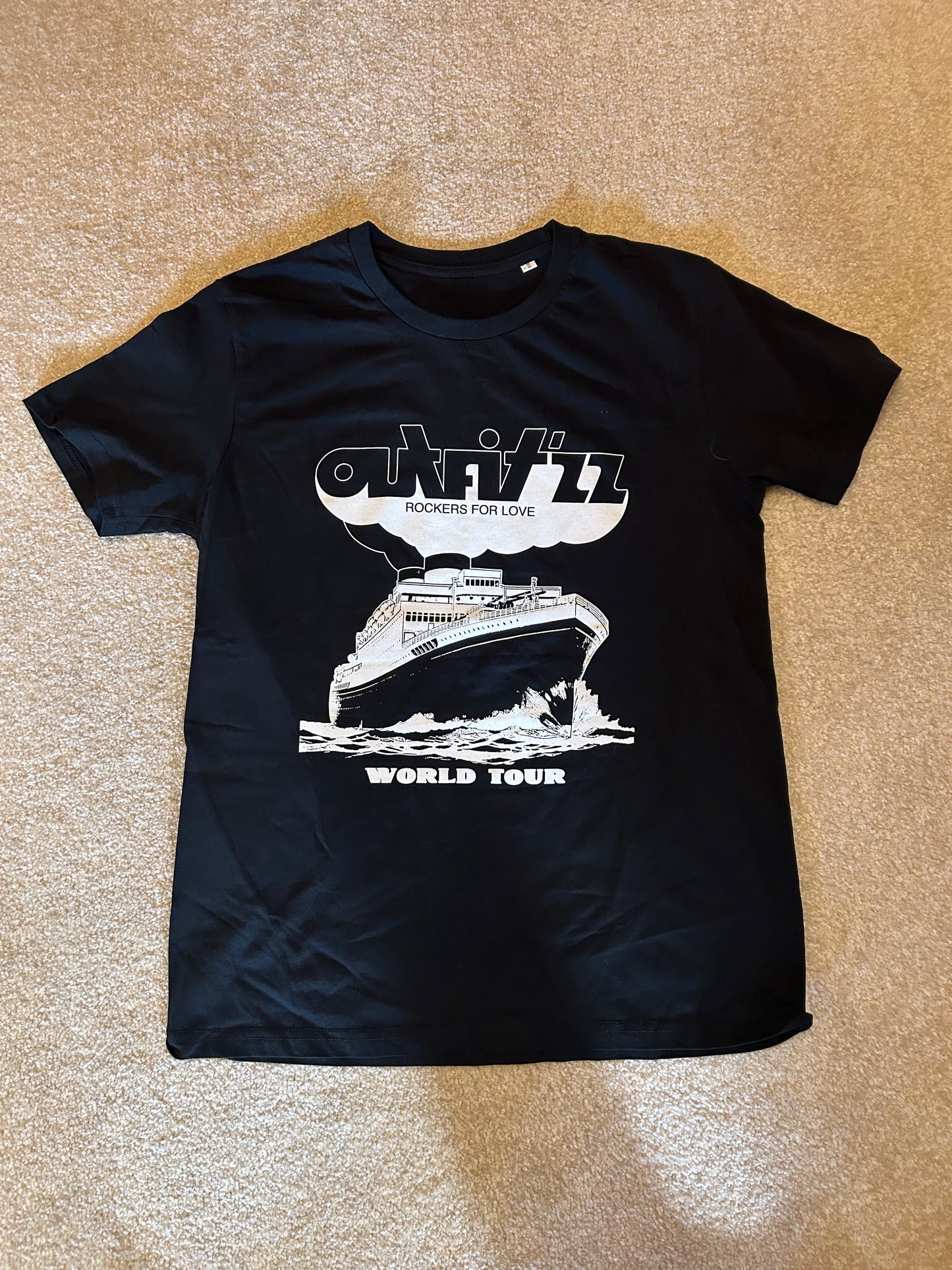 OutfitZZ Boat T-Shirt (BLACK)